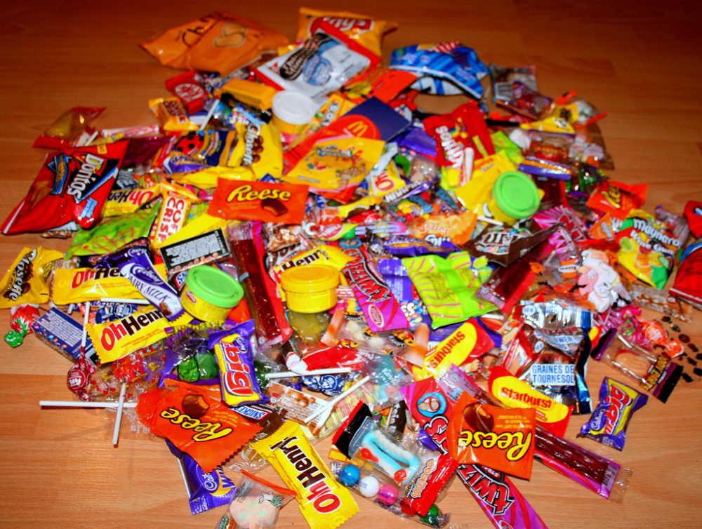 candy box throw candies