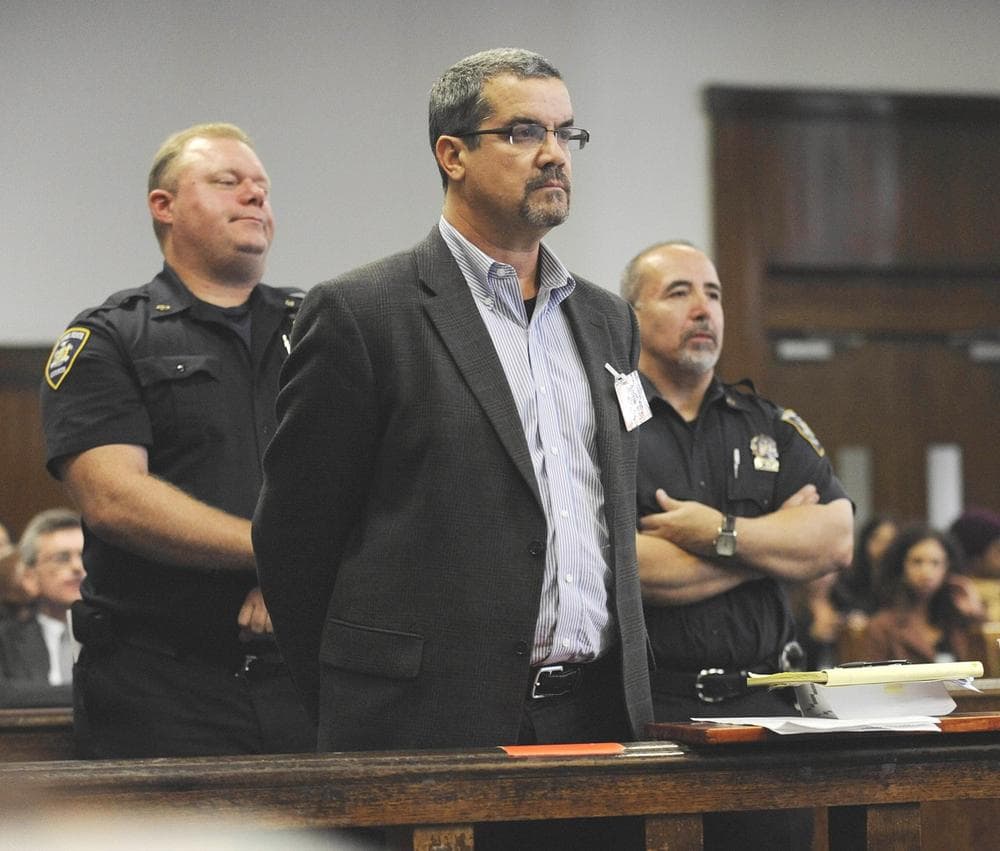 Robert J. Halderman, center, appears in State Supreme Court in New York, Friday, for an arraignment on an attempted grand larceny charge. Halderman, pleaded not guilty to trying to blackmail David Letterman. (AP/Pool, Steve Hirsch)