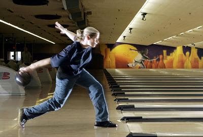 Bowler Kelly Kulick in September 2006. (Mel Evans/AP)