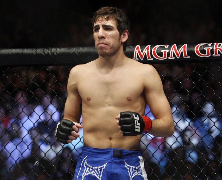 Kenny Florian before a match against Joe Stevenson on Nov. 15, 2008, in Las Vegas. (AP)