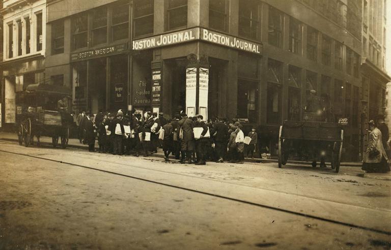 "Sunday 5 A.M. Newsies starting out," October 1909 (Lewis W. Hine, Library of Congress, Prints &amp; Photographs Division, National Child Labor Committee Collection)