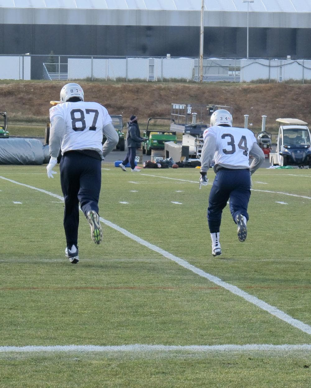 A record-setting season by Patriots tight end Rob Gronkowski (87), shown at practice Wednesday in Foxborough, MA, has been a big part of New England's success. (Doug Tribou/Only A Game)