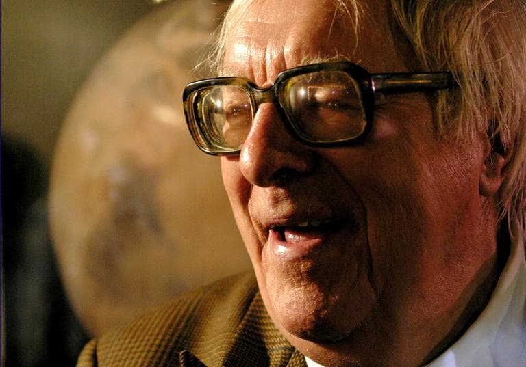 Science fiction author Ray Bradbury sits in front of a photo of Mars, presented to him during an 83rd birthday party in his honor on, Aug. 23, 2003, at The Planetary Society in Pasadena, Calif. Special Pulitzer Prize citations were given to Bradbury and famed jazz saxaphonist John Coltrane, Monday,April 16, 2007.(AP)