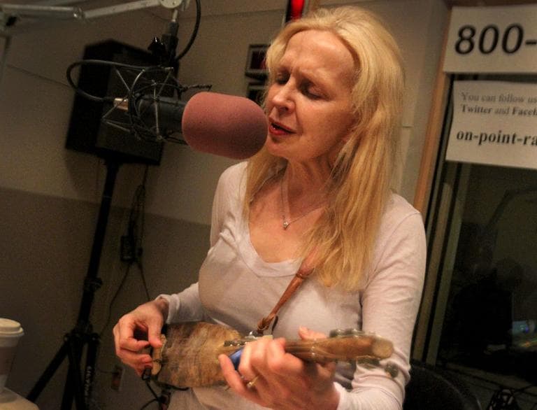 Leni Stern performs at WBUR. (Robin Lubbock/WBUR)