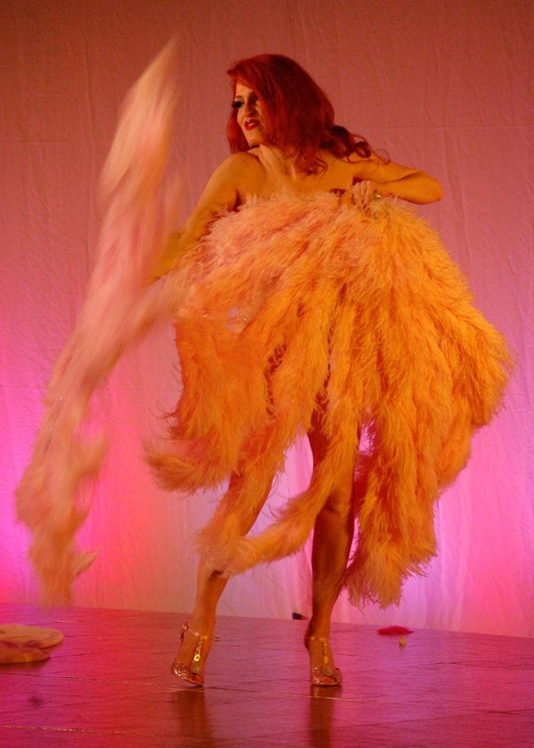 "Burlesque Handbook" author Jo Weldon demonstrates how it's done. (Greg Cook)