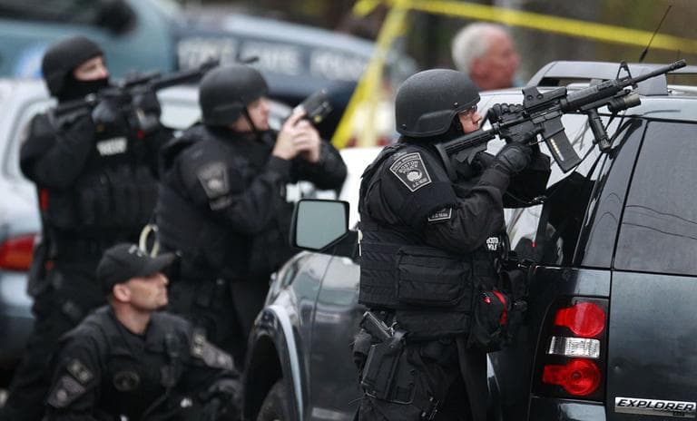 Police surround appartment