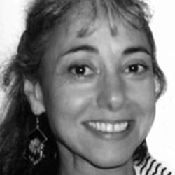 Headshot of Lynda Morgenroth