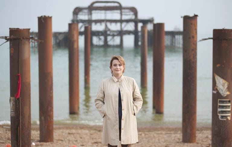 Linda Thompson is producing albums, in spite of suffering from dysphonia. (lindathompsonmusic.com)