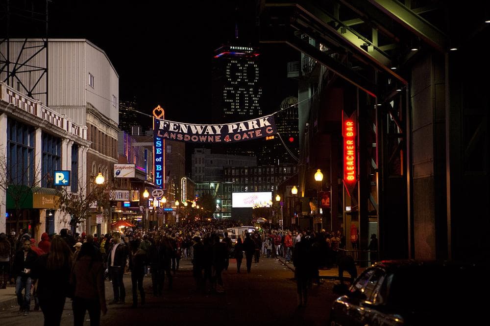 Red Sox fans swarm Lansdowne Street. (Jesse Costa/WBUR)