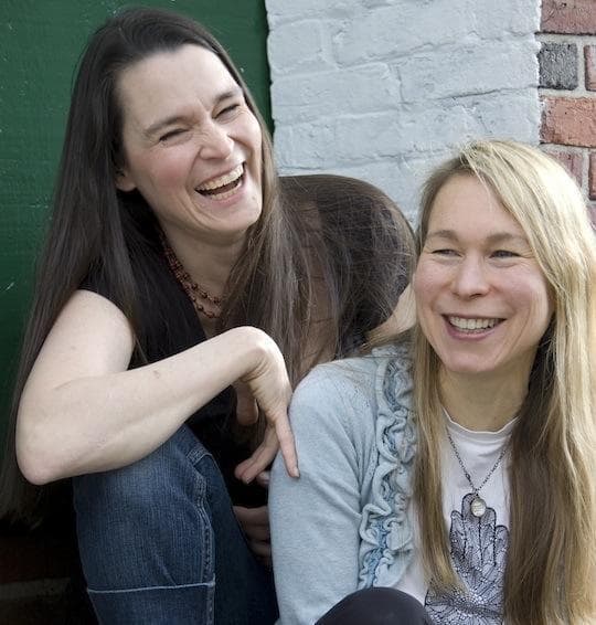 Katryna and Nerissa Nields. (Kris McCue)