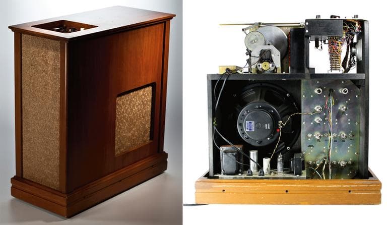 The Wurlitzer Sideman exposed (Courtesy)