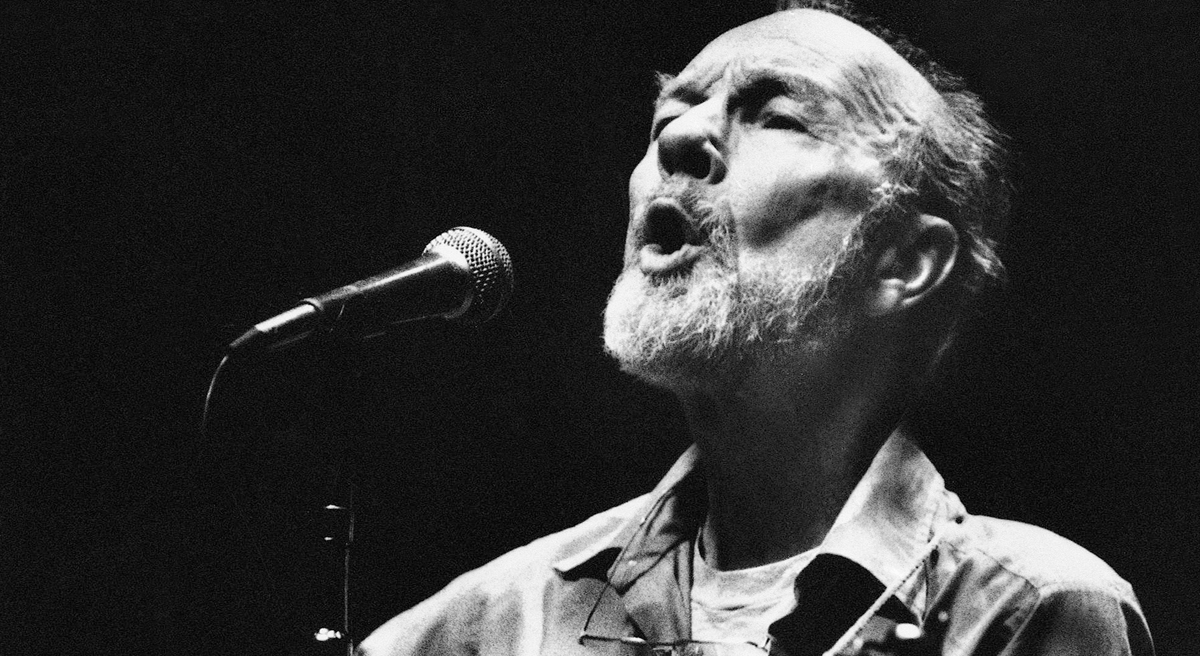 Folk singer Pete Seeger sings in a one-man benefit concert in Berkeley, Calif. on Feb. 25, 1984. Seeger died Monday, Jan. 27, 2014, at age 94. (Mark Costantini/AP)