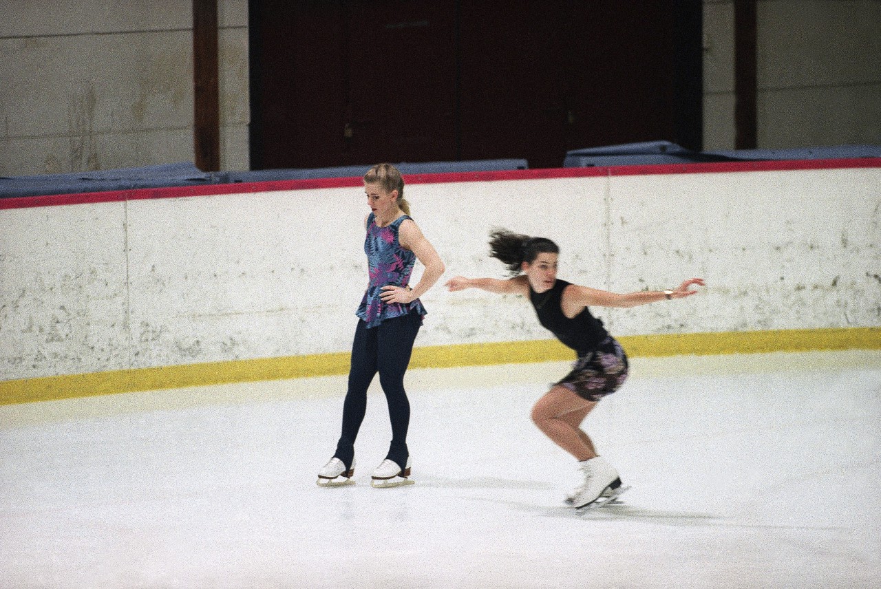 Kerrigan, right, and Harding, left, join other members of the team at practice, Monday, Feb. 21, 1994, Hamar, Norway. (Doug Mills/AP)