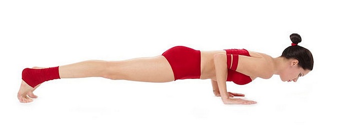 Chaturanga, or the dreaded low yoga pushup. (Kennguru via Wikimedia Commons)