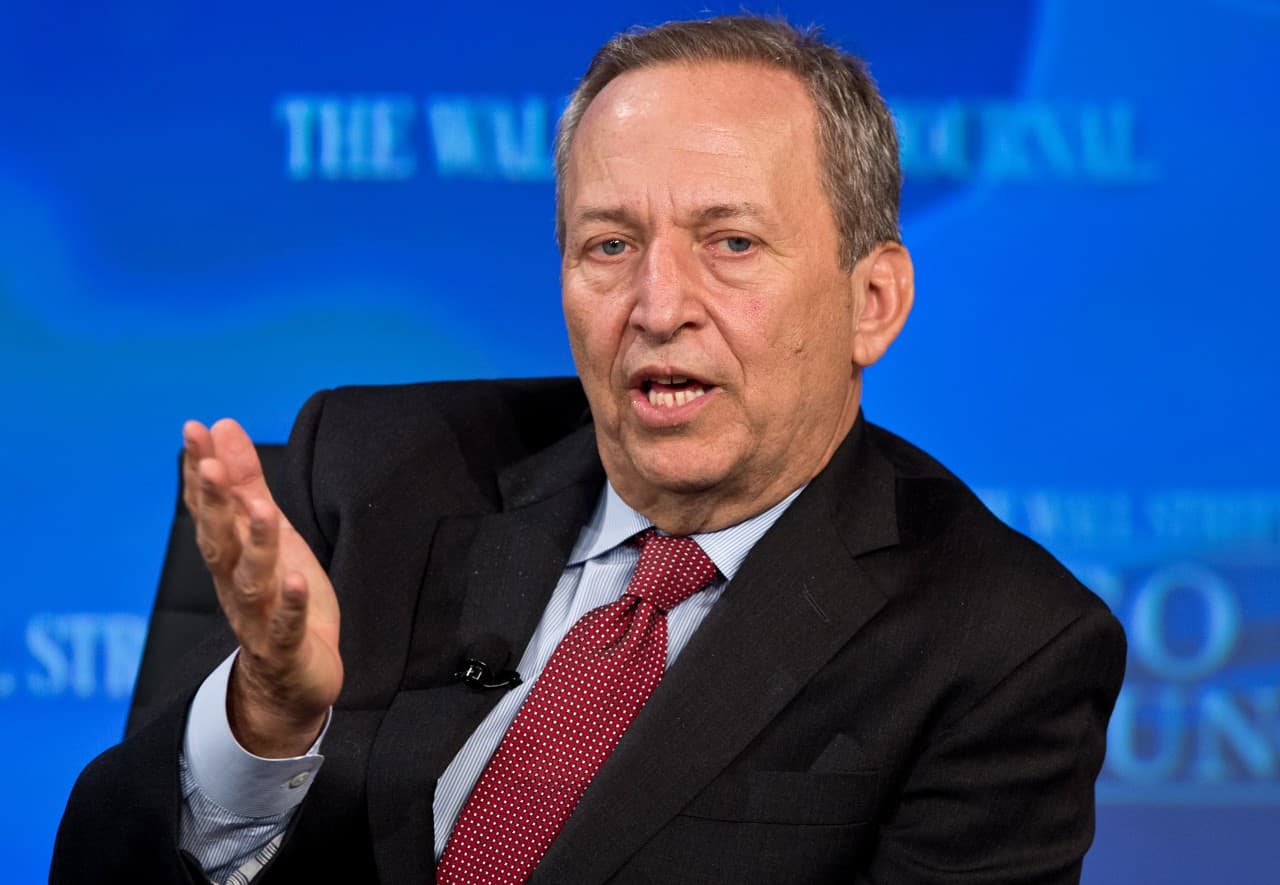 Former U.S. Treasury Secretary Larry Summers addresses the Wall Street Journal CEO Council on November 19, 2013 in Washington, D.C.  (Nicholas Kamm/AFP/Getty Images)