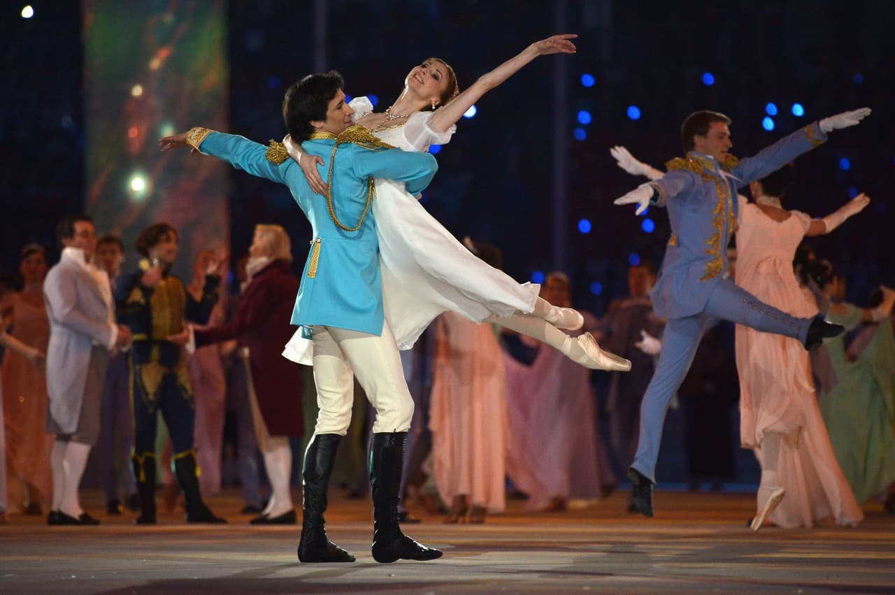Ballet dancers Danila Korsuntsev and Svetlana Zakharova perform. (Alberto Pizzoli/AFP/Getty Images)