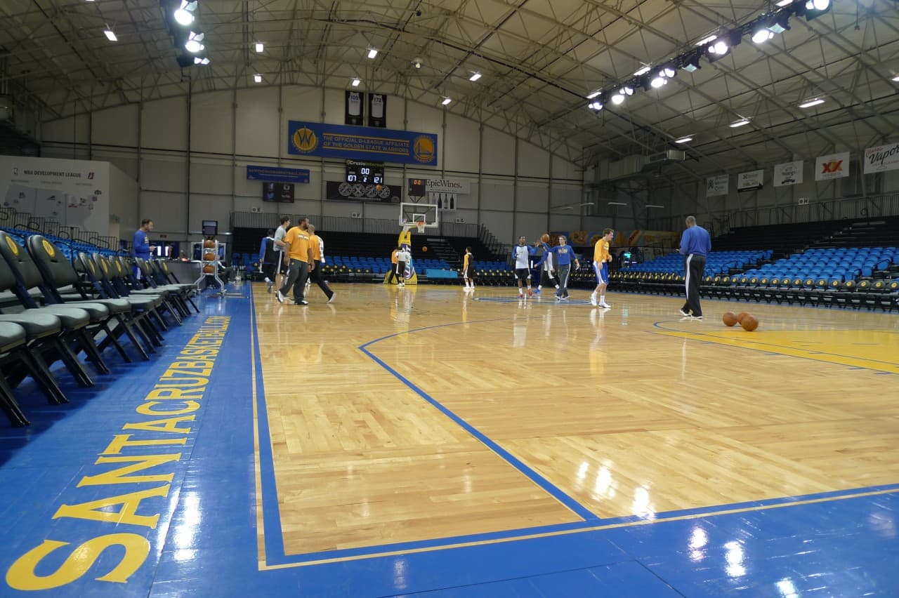 The Santa Cruz Warriors don't get many of the luxuries afforded NBA players. (Rowan Moore Gerety/Only A Game)
