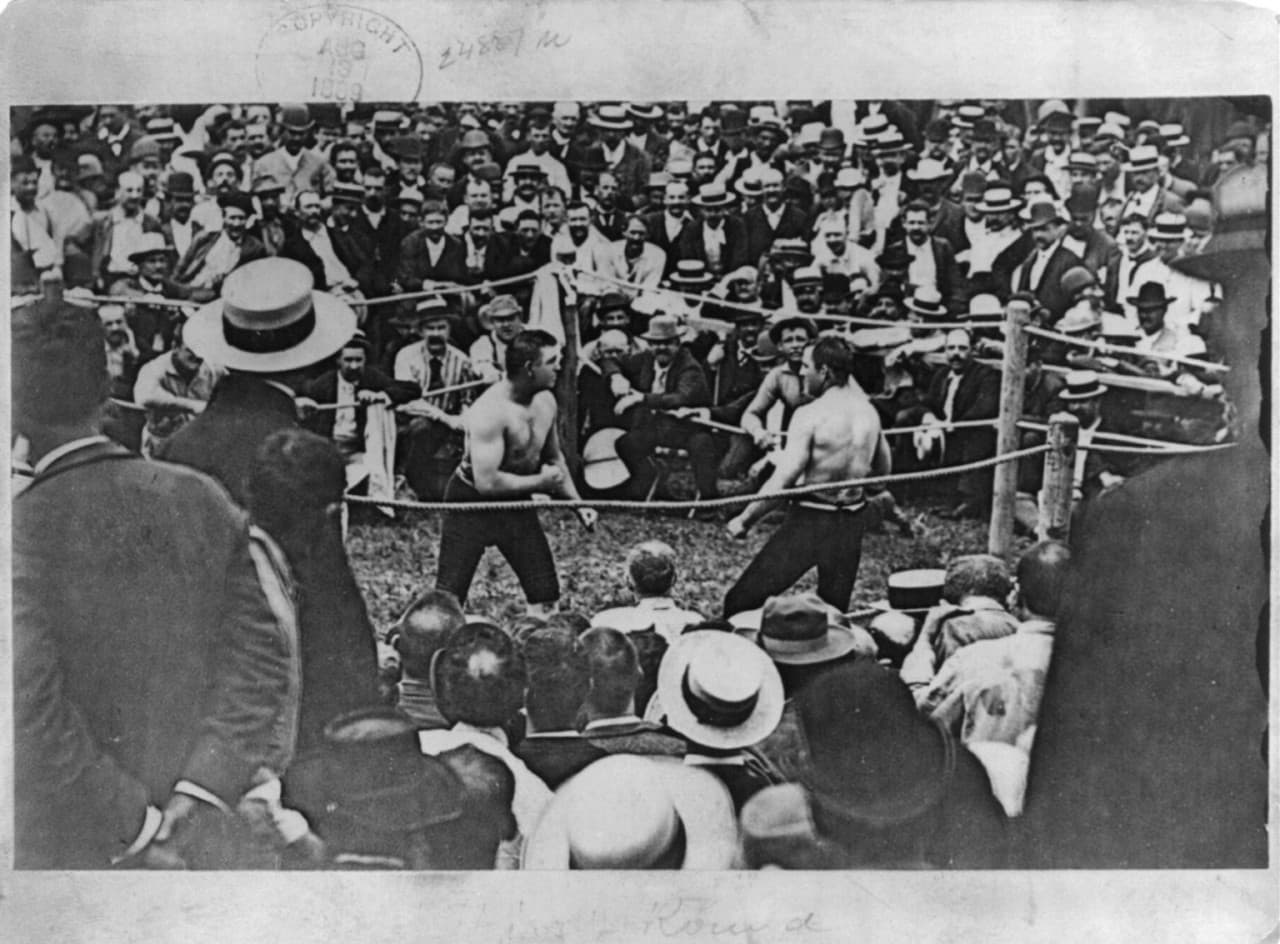 Fight between Sullivan and Somerville's Jake Kilrain in Richburg, Mississippi, 1889. This was the last bare-knuckle heavyweight championship fight in history. (Library of Congress)
