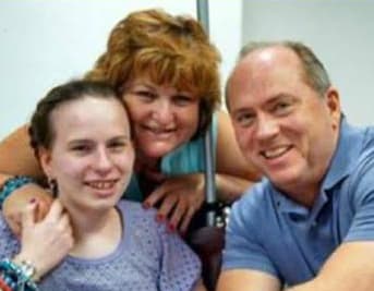 Justina Pelletier pictured here with parents Linda and Lou Pelletier. (Facebook) 