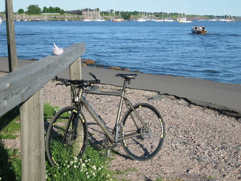 Just picture it: a lovely, healthy, calorie-burning ride to Hyannis. OK, this is actually Helsinki, but you get the picture. (Lumijaguaari via Wikimedia Commons)