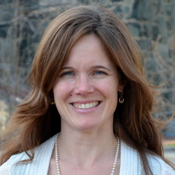 Headshot of Kelly O’Neill