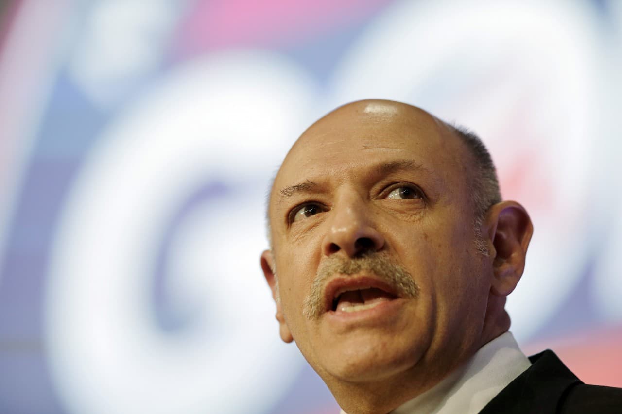 Mark Fisher addresses the Massachusetts Republican state convention in Boston March 22, 2014. (Stephan Savoia/AP)