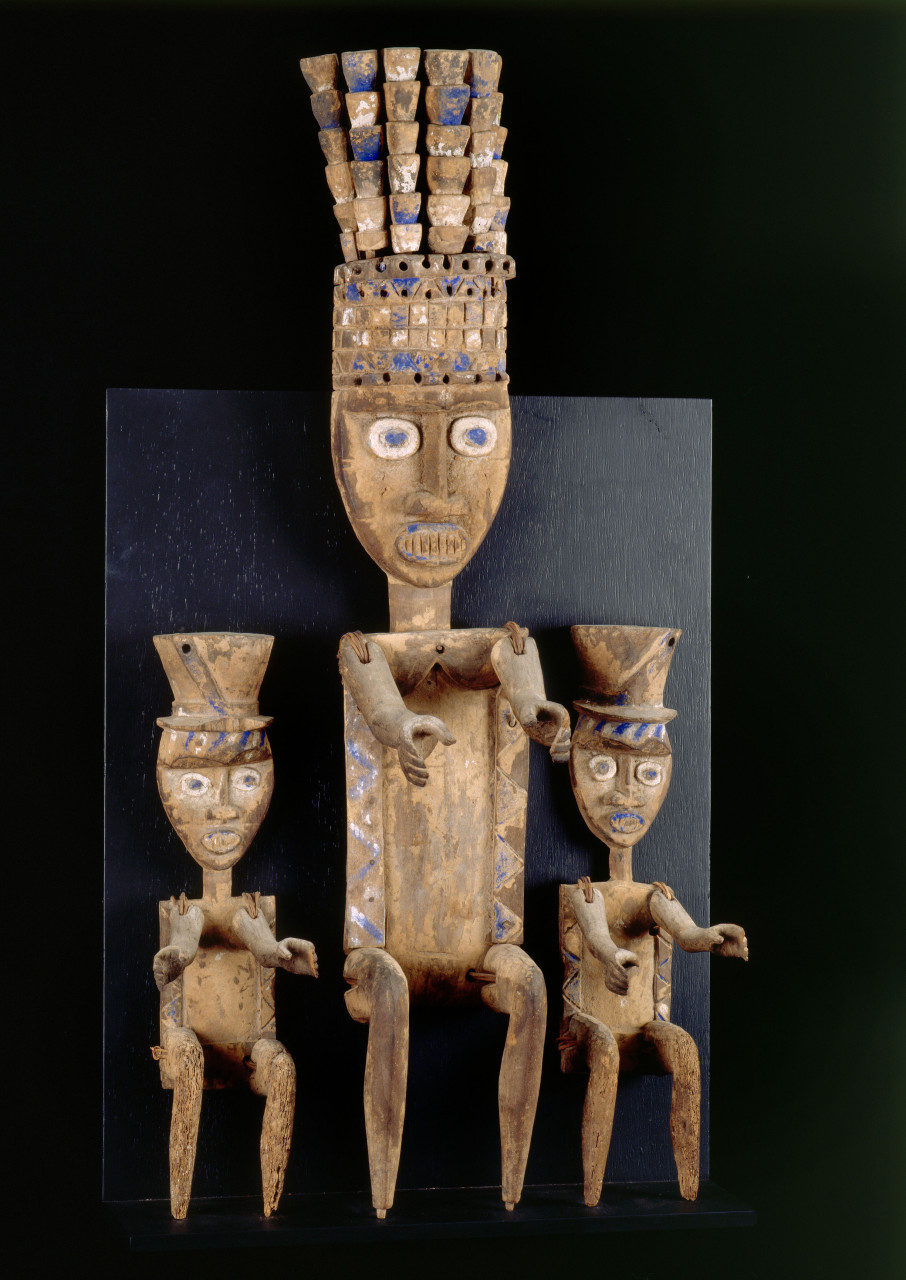 A late 19th century memorial screen (duen fubara) made of wood, pigments and fibers from the Ijaw Kalabari peoples in Nigeria. Gift of William E. and Bertha L. Teel. (Courtesy Museum of Fine Arts)