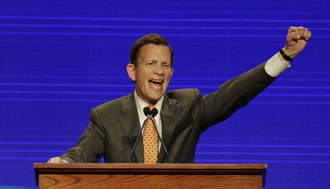 Massachusetts state Treasurer Steve Grossman acknowledges the cheers of supporters as he address delegates at the state Democratic Convention on Saturday, June 14, 2014, in Worcester, Mass. (AP)