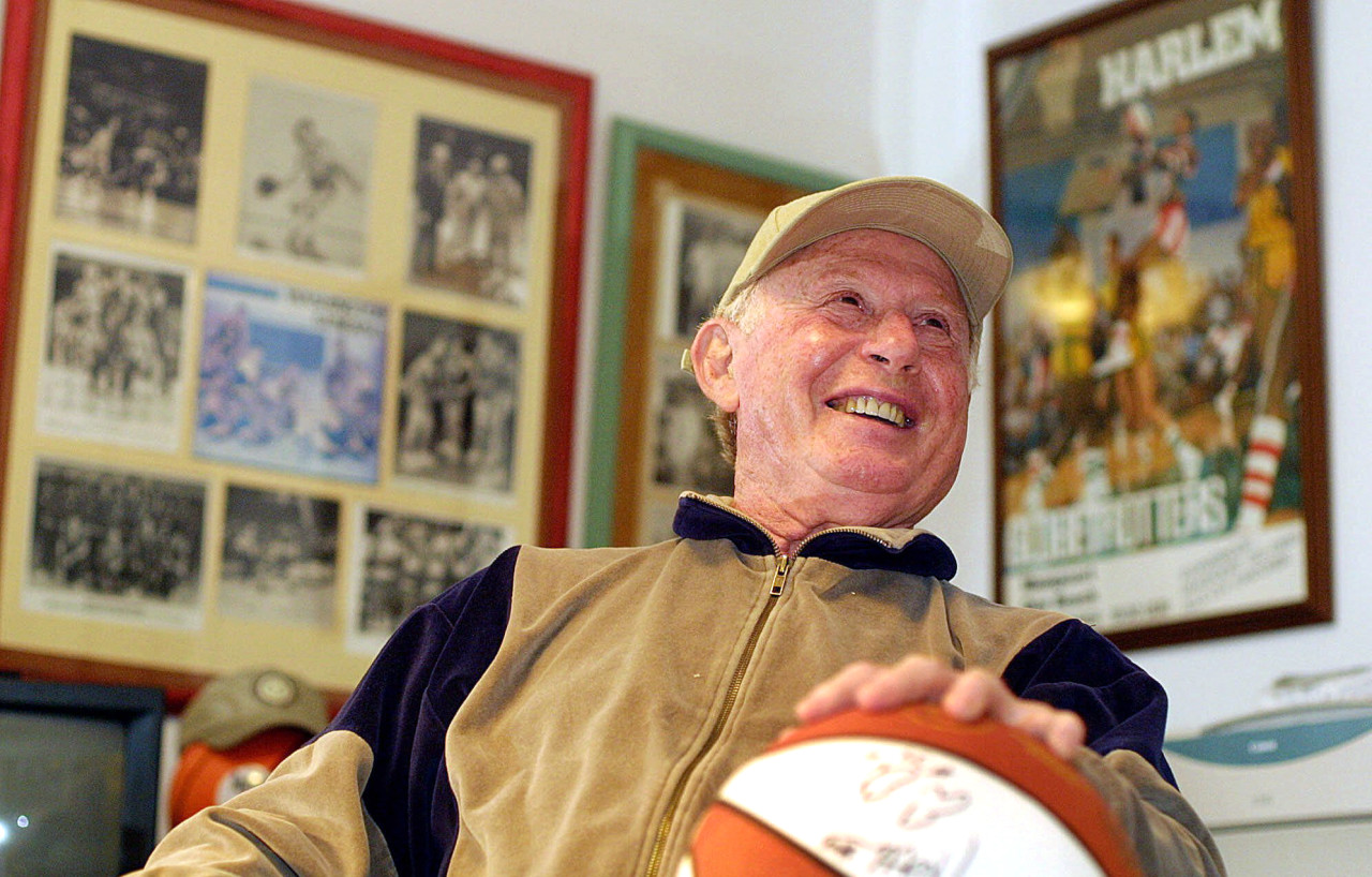 Red Klotz, who owned, coached and played for the Washington Generals, died at 93. (Chris Polk/AP)