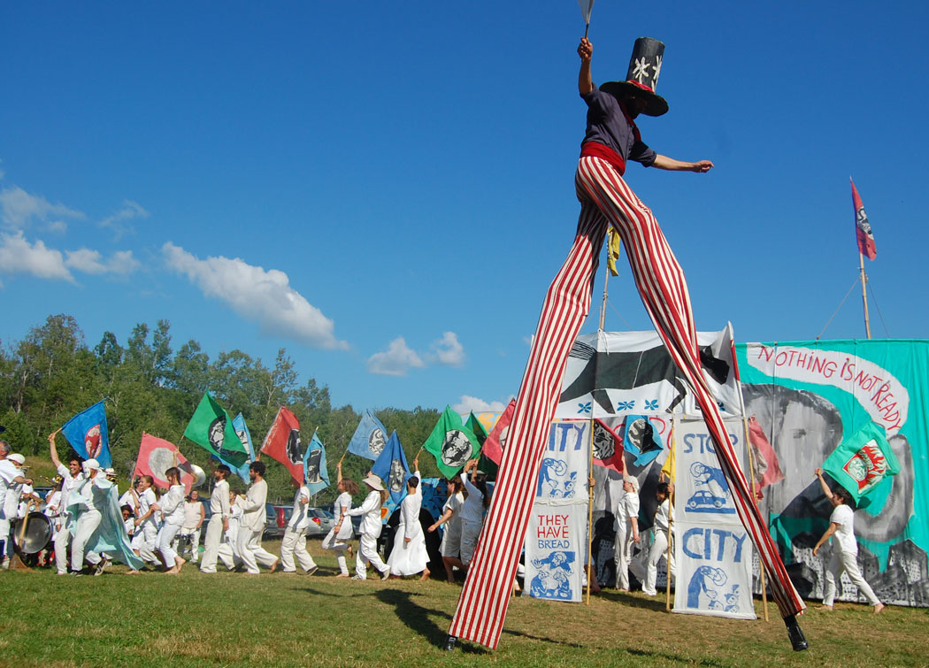 are dogs allowed at bread and puppet