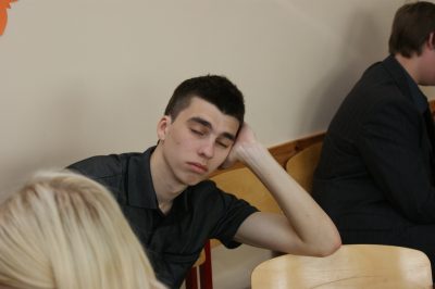 Sweet Dreams: Study Finds Later Nights, Less Sleep Linked To Negativity