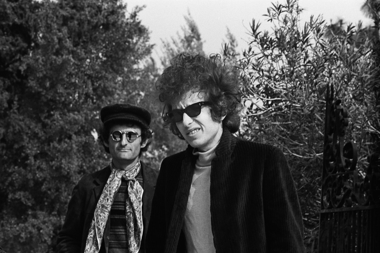 Bob Dylan and Victor Maymudes at "The Castle" in LA before the 1965 world tour. (Lisa Law/The Archive Agency)