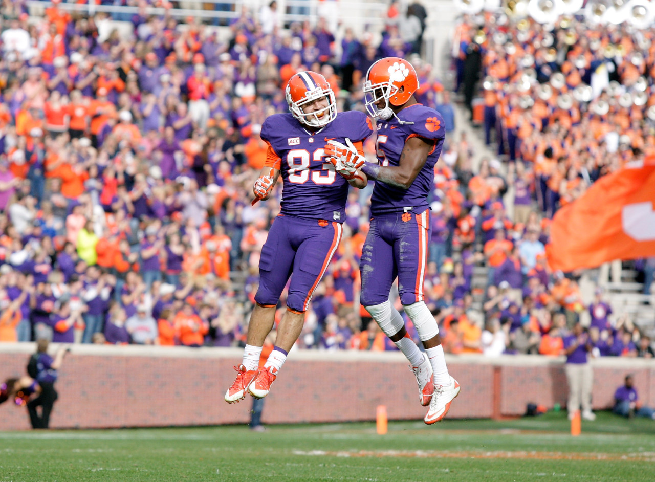 Daniel Rodriguez (#83) has fulfilled a promise he made to a fellow soldier by playing college football. (Tyler Smith/Getty Images)