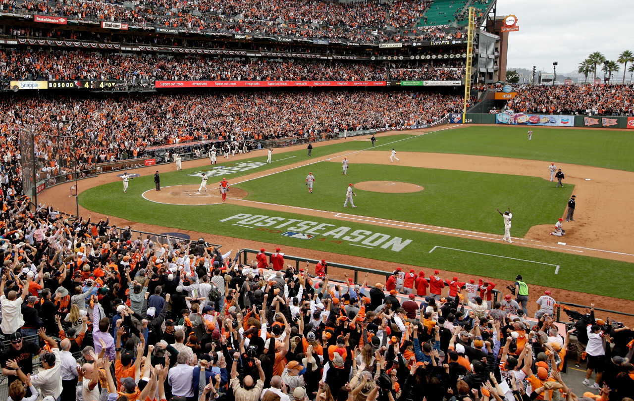 The Giants won Game 3 of the NLCS on a rare walk-off error. (Ezra Shaw/Getty Images)