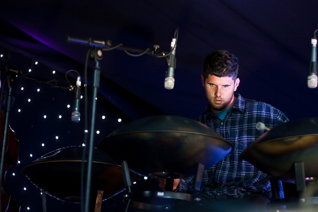 Nick Mulvey playing the "hang drum" when he was in the band "Portico Quartet"(katchoo/Flickr)