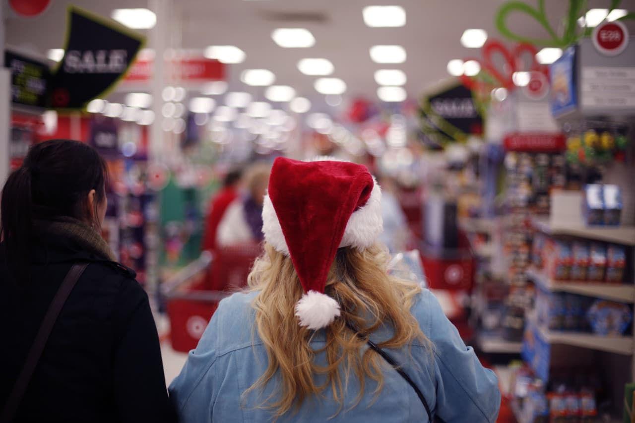6 Money-Saving Tips For Holiday Shopping