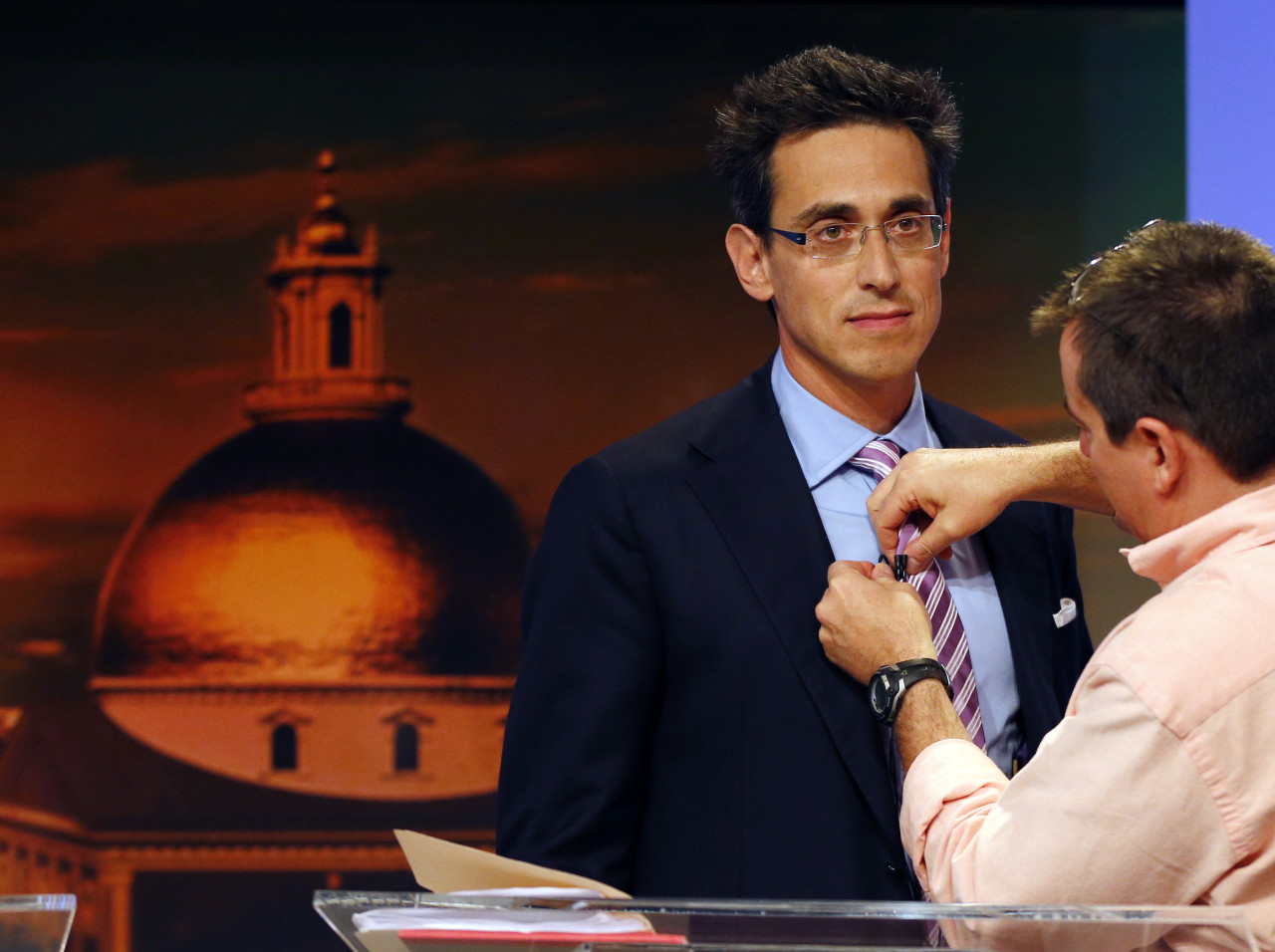 Independent Evan Falchuk prepares to participate in a gubernatorial debate last month. (Elise Amendola/AP)