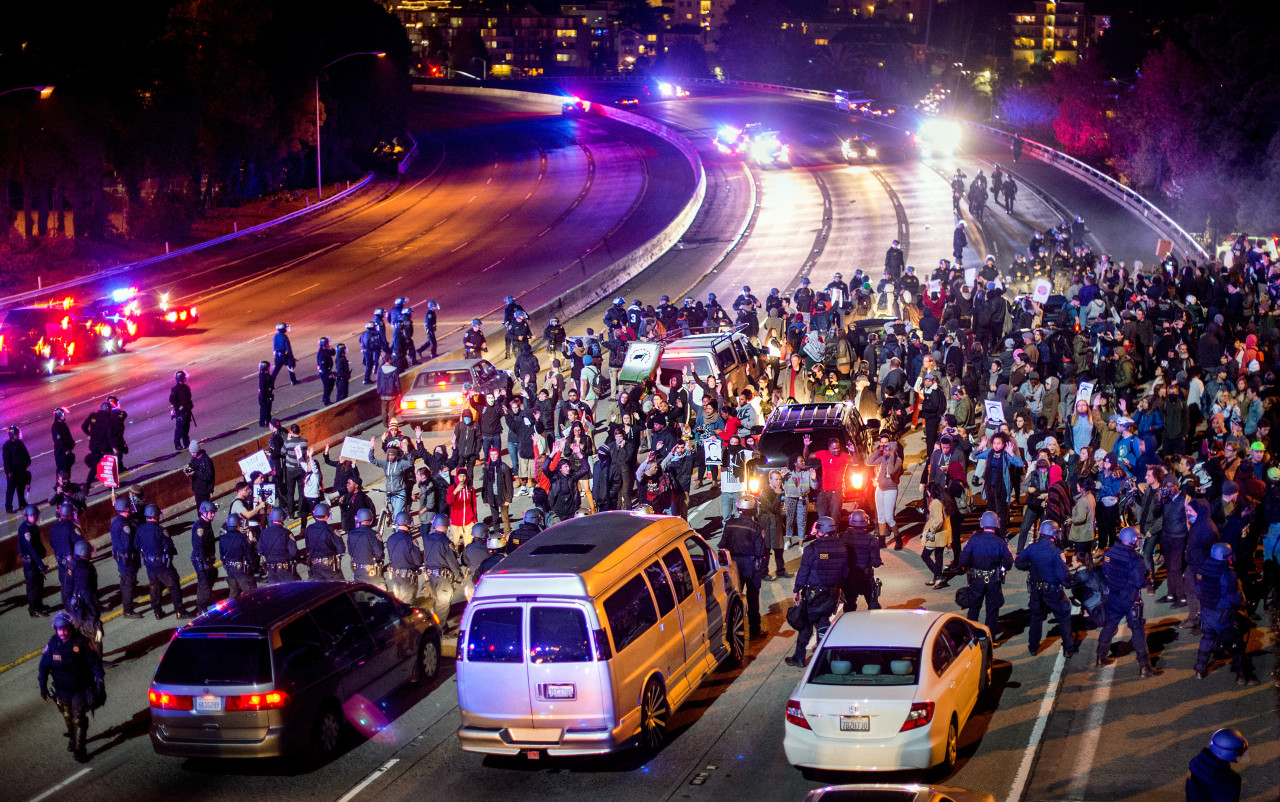 Protesters block Interstate 580 in Oakland, Calif. (Noah Berger/AP)