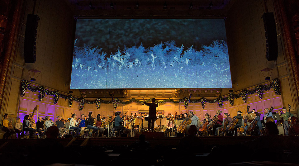 Keith Lockhart conducts the Boston Pops’ final rehearsal before their 2014 holiday season premiere. (Jesse Costa/WBUR)