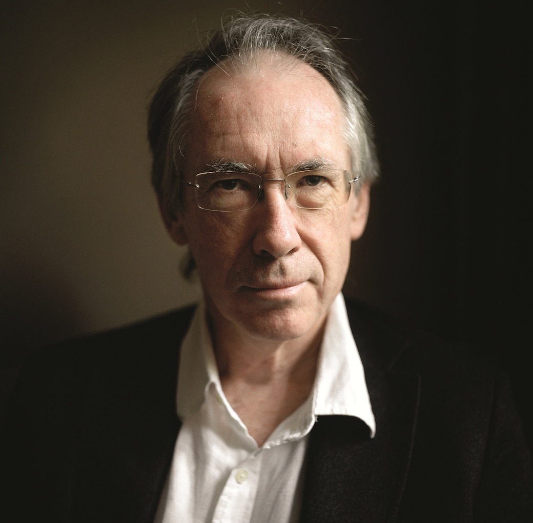 Ian McEwan (Joost van den Broek/de Volkskrant)