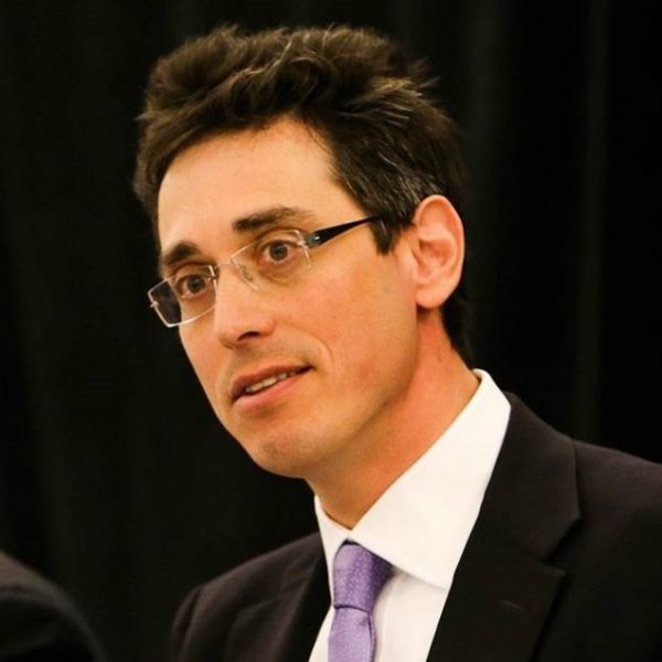 Headshot of Evan Falchuk