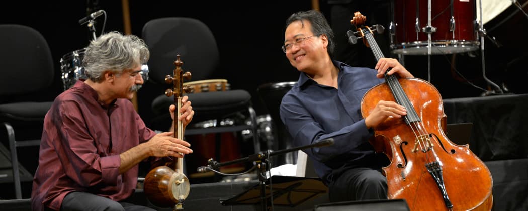 Kayhan Kalhor playing the kamancheh with Yo-Yo Ma during a
Silk Road Ensemble concert in Izmir, Turkey
(Aykut Usletekin/International Izmir Festival)