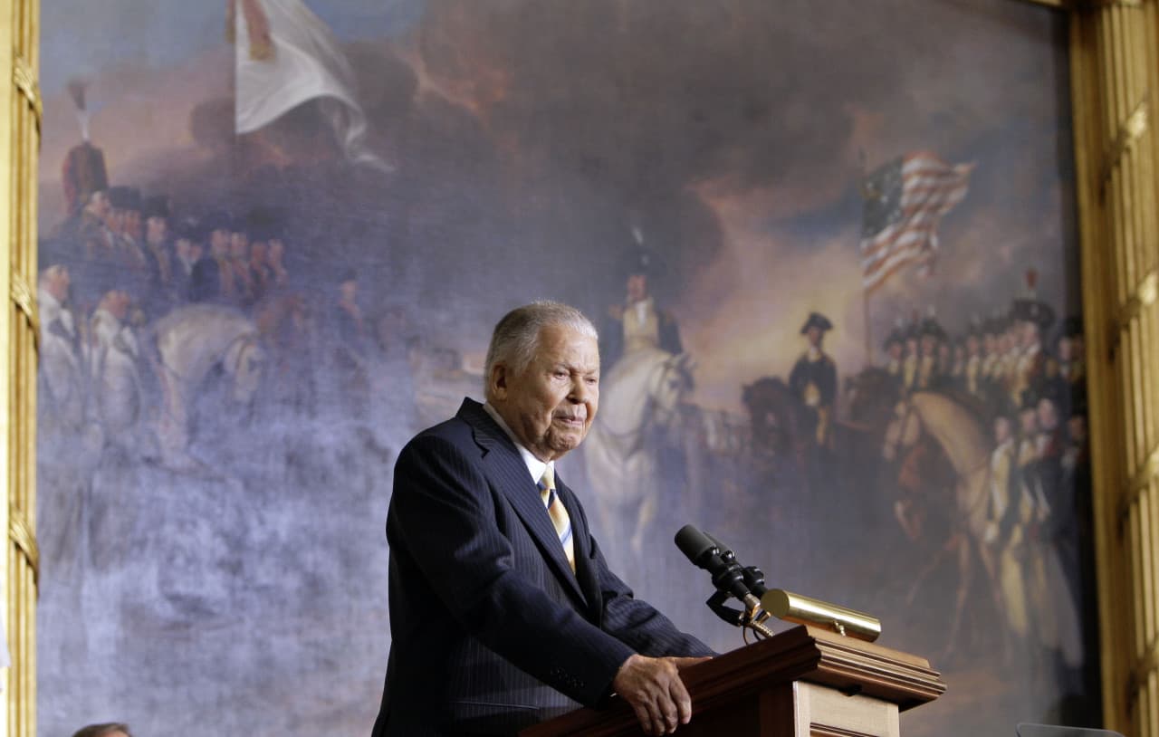Former Massachusetts Sen. Edward William Brooke speaks in the Rotunda on Capitol Hill in Washington, Wednesday, Oct. 28, 2009, during a ceremony where he received the Congressional Gold Medal. (Alex Brandon/AP)