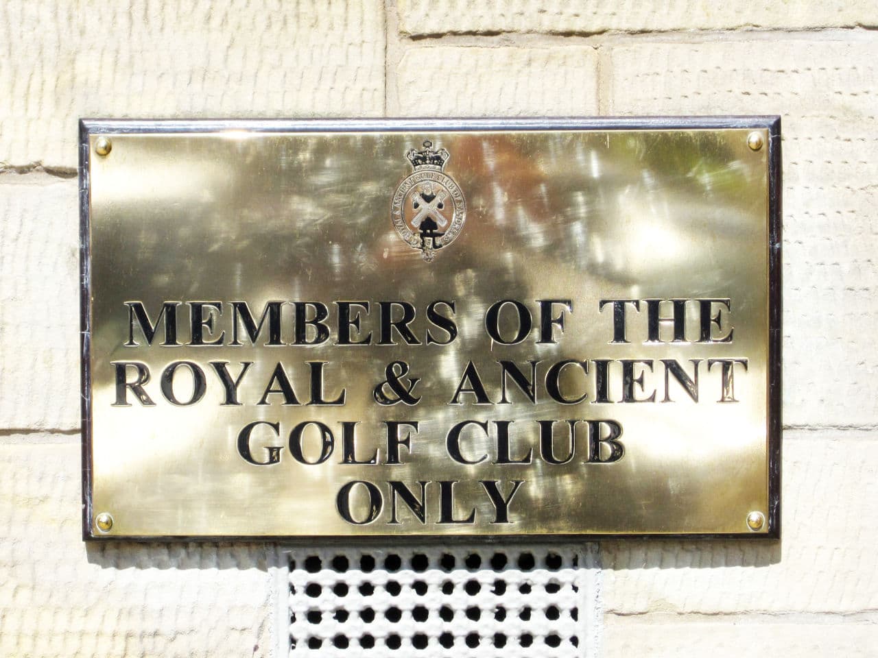 Royal And Ancient Members Only Sign