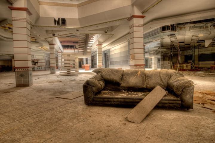 A surreal still image from the closed and abandoned Rolling Acres Mall in Akron, OH. (Via UrbanExplorationUS / Buzzfeed)