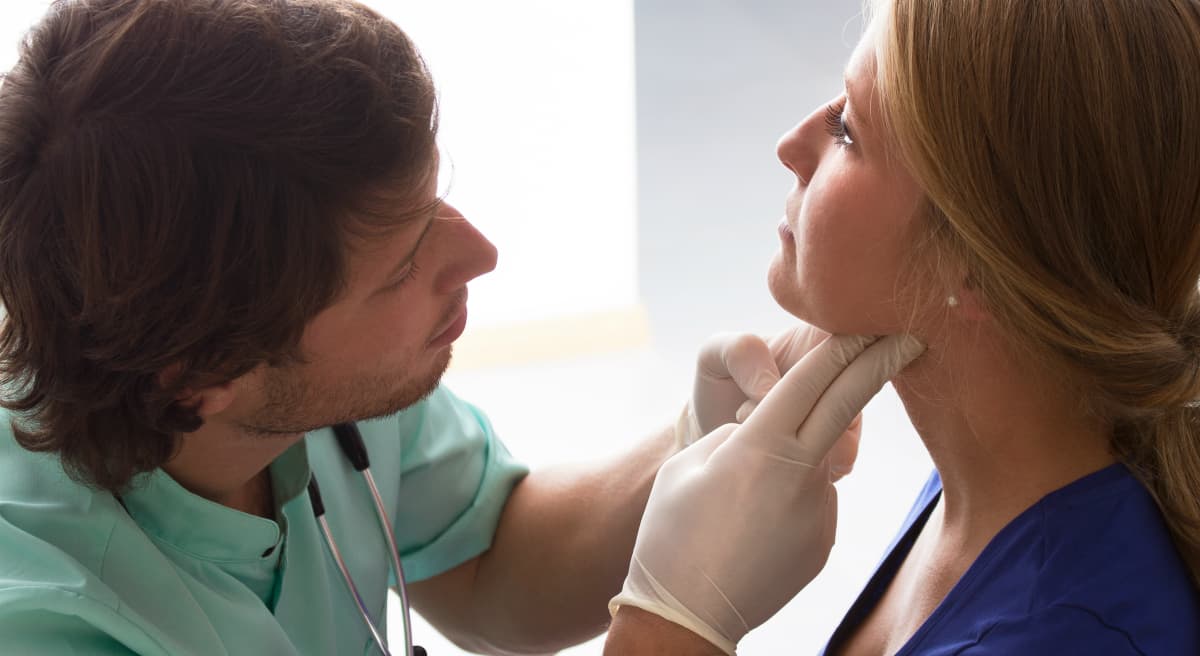New research indicates that men are earning significantly more even in traditionally female-dominated professions like nursing. (COMSALUD/flickr)