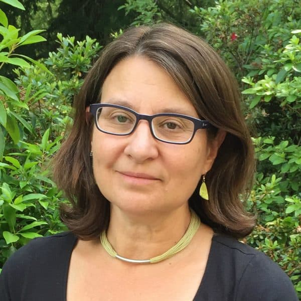 Headshot of Susan Lanzoni