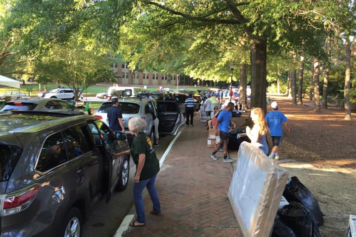 Students and families move in to campus housing at the College of William and Mary on August 21, 2015. The College has come under close scrutiny for a number of student suicides in the last academic year. (Courtesy College of William and Mary / Facebook)