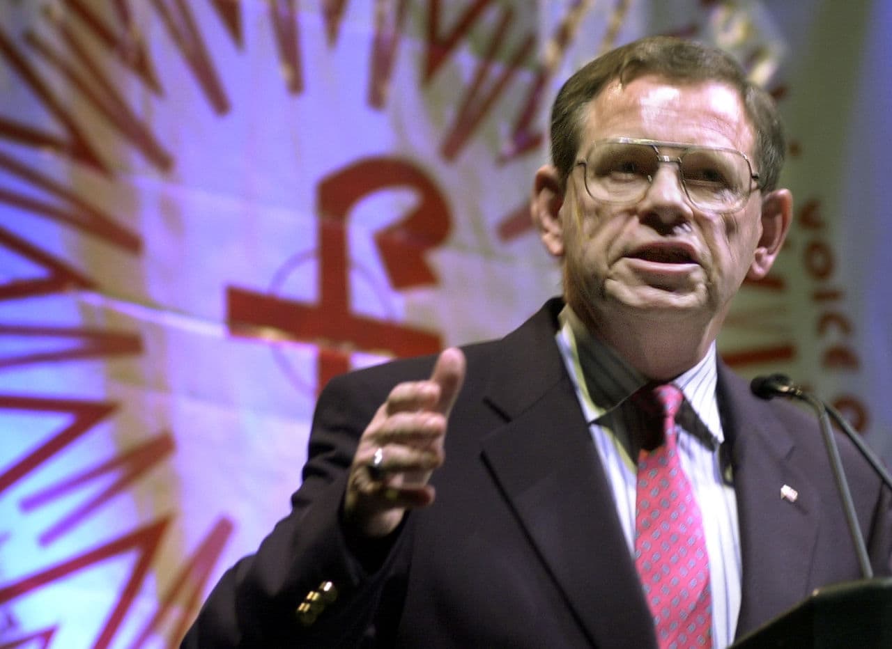 The Rev. Tom Doyle addresses a crowd at the Voice of the Faithful national conference, in Boston in 2002. (Steven Senne/AP)