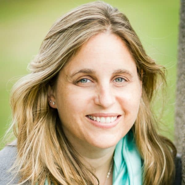 Headshot of Carla Naumburg